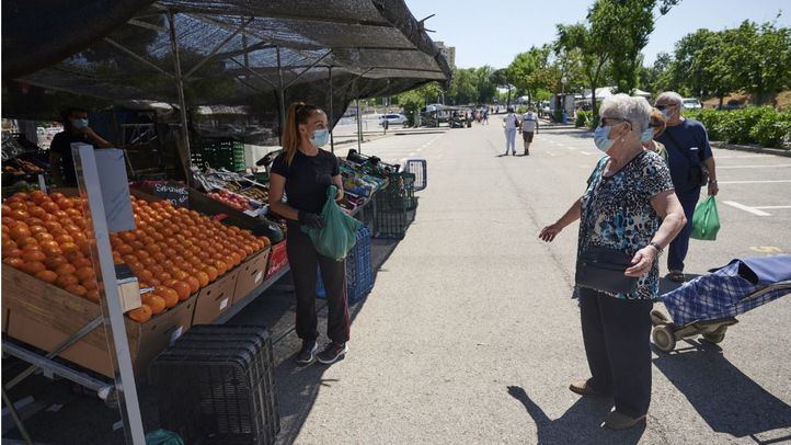 Mercadillo al aire libre en Aluche
