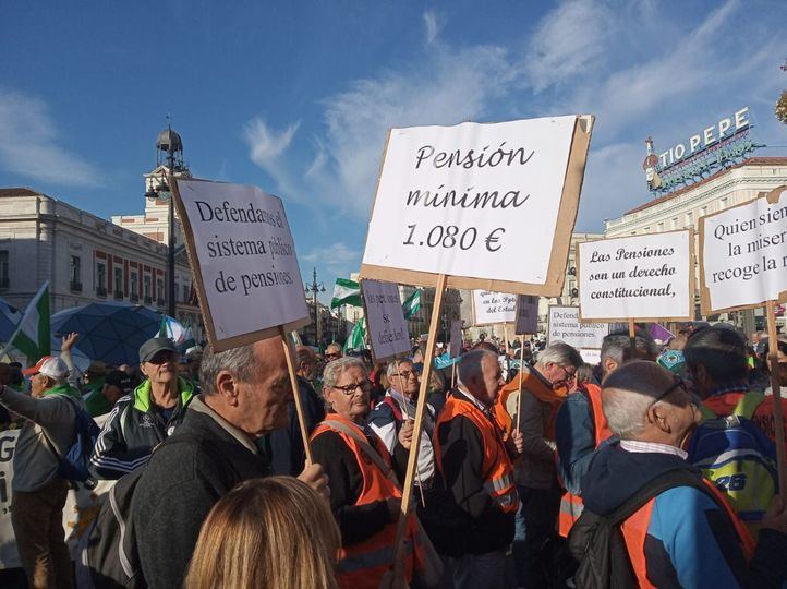 Los pensionistas se concentrarán el miércoles en Sol a la misma hora que el minuto de silencio de Ayuso