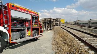 Dos fallecidos y cinco heridos al descarrilar el Alvia Ferrol-Madrid