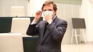 Archivada la denuncia contra Almeida por mantener los parques cerrados