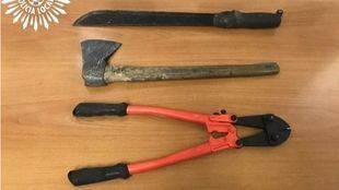 Sorprendidos 'in fraganti' cuando robaban en una nave industrial de Pinto