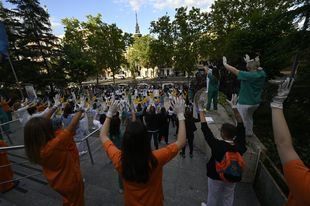 Empleados del Marañón se concentran contra la "privatización" del servicio de limpieza