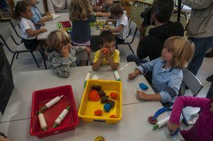 Los escolares más pequeños no tendrán que mantener la distancia de seguridad ni usar mascarilla