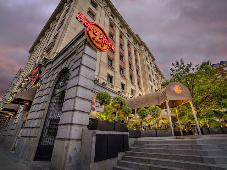 El restaurante se encuentra ubicado en el paseo de la Castellana, 2.