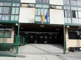 Profesores de las escuelas oficiales de idiomas se concentran este lunes frente a Educación