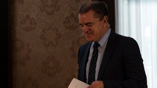 Franco asegura que se comporta "con la máxima lealtad institucional"