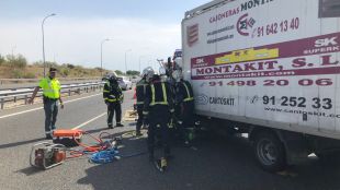 Un herido grave al chocar dos camiones en la M-50