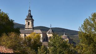 Aparcamientos llenos en Rascafría y Cercedilla desde primera hora del sábado
