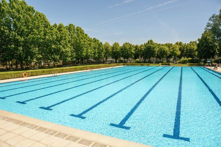 Una de las piscinas del Club Deportivo Somontes.