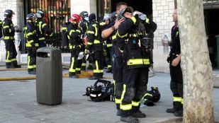 Una persona, intoxicada leve tras producirse un incendio en un cuarto de contadores