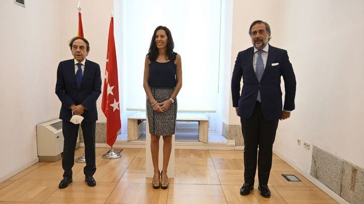 El presidente de la UAX y Fundación Montemadrid, Jesús Núñez, la consejera de Presidencia, Eugenia Carballedo, y el presidente de la Cámara de Comercio, Ángel Asensio.