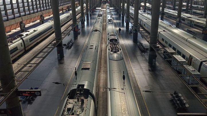 Un hombre se precipita a las vías de Atocha