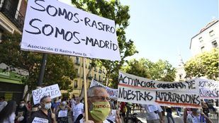 El Ayuntamiento acepta reabrir el Rastro con la mitad de los puestos