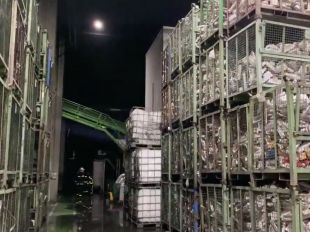 Extinguido un incendio en una nave de reciclado de piezas electrónicas