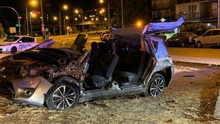 Herido grave tras chocar contra un muro y dar vueltas de campana en Alcalá