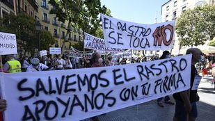 El Ayuntamiento se compromete a devolver El Rastro a su ubicación original cuando pase la pandemia