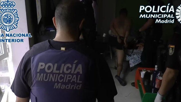 Agentes de Policía Municipal de Madrid y Policía Nacional desmantelan tres 'narcopisos' en el distrito de Tetuán