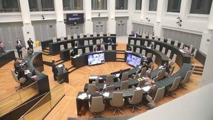El Pleno aprueba activar la tarjeta monedero en agosto