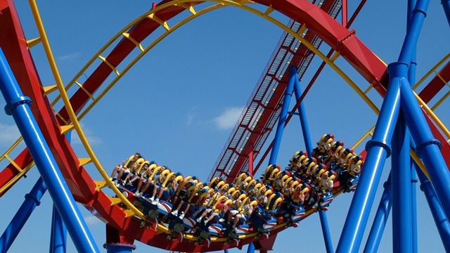 Imagen de la montaña rusa Superman del Parque Warner.