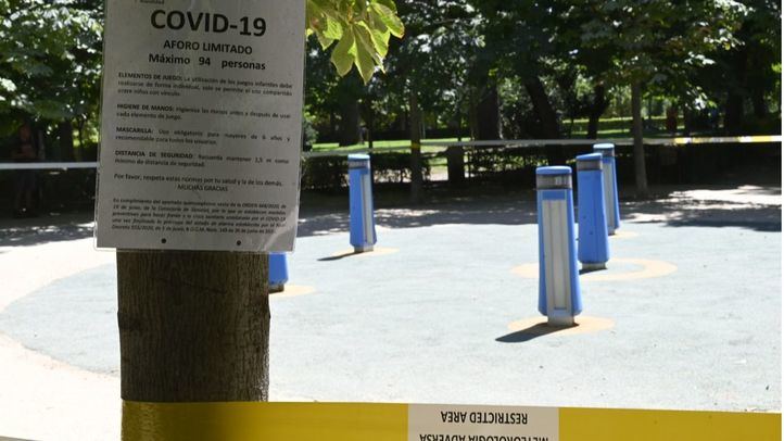 El Ayuntamiento vuelve a balizar zonas de El Retiro y ocho parques más por altas temperaturas