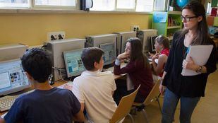 Prohibición de usar el móvil en las aulas el próximo curso