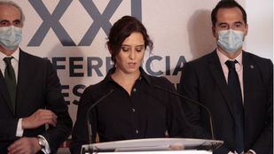 Ayuso afea que el reparto de los fondos sea "discrecional" y cree que las CCAA deberían opinar