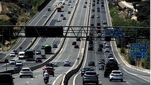 Retenciones en las principales autovías de la región en la segunda fase de la operación salida