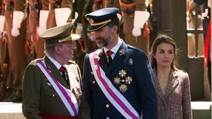 Así reacciona la política madrileña a la decisión del rey emérito de abandonar España