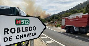Reabiertas al tráfico las carreteras cortadas tras quedar controlado el incendio de Robledo