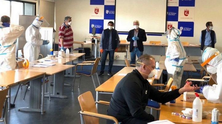 Test serológicos a policías y PC en San Sebastián de los Reyes, en una foto de archivo