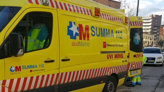 Muere un motorista en Arroyomolinos al golpearse la cabeza con un bordillo
