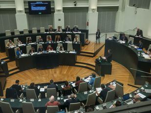 La oposición duda que Almeida pueda compatibilizar la Alcaldía con la portavocía nacional del PP