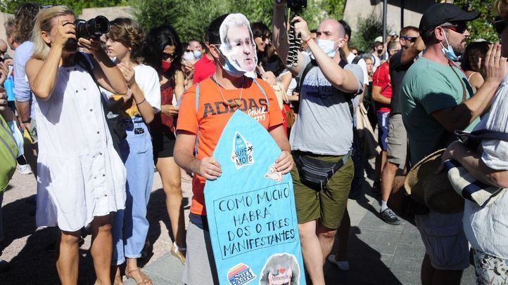 Cerca de 2.000 personas protestaron en Colón contra el uso de la mascarilla