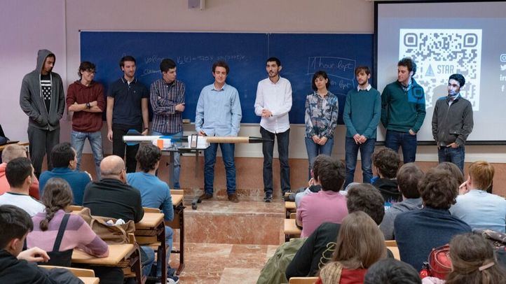 Parte del equipo del Student Team for Aerospace and Rocketry de la UC3M.