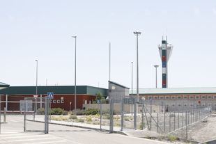 Un preso se autolesiona e incendia su celda en la cárcel de Estremera