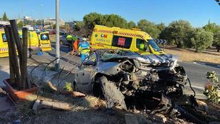 Cuatro heridos tras chocar su vehículo contra una tapia en Villaviciosa