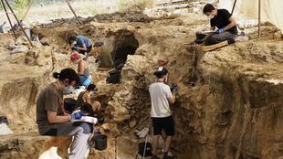 Especialistas profundizan en la economía del Homo neanderthalensis en Pinilla del Valle