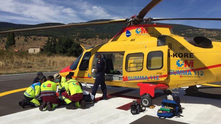 Traslado del motorista en helicóptero