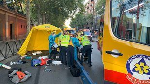 Heridas graves dos personas que colisionaron contra un vehículo con su moto