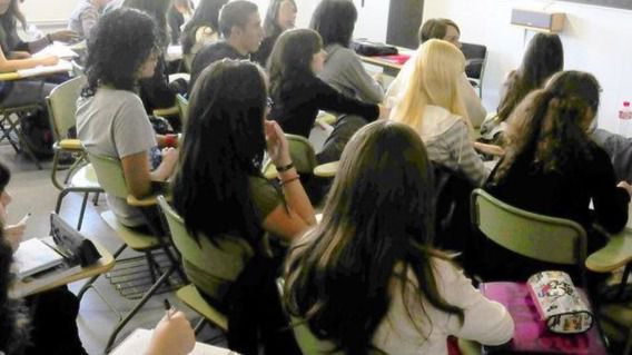 Alumnos en una clase