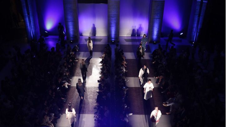 Desfile de moda del diseñador Roberto Verino en la Mercedes Benz Fashion Week en la Real Casa de Correos.