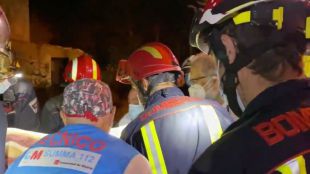 Herido grave tras caer diez metros por un hueco en un edificio abandonado