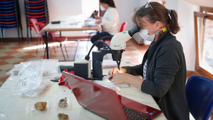 El consejero de Educación y Juventud de la Comunidad de Madrid, Enrique Ossorio, ha visitado el albergue juvenil de Los Batanes para ver sus instalaciones.