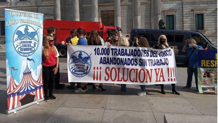 Trabajadores del circo se manifiestan ante el Congreso