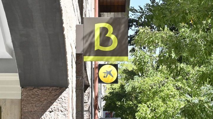 Sucursales de Bankia y La Caixa