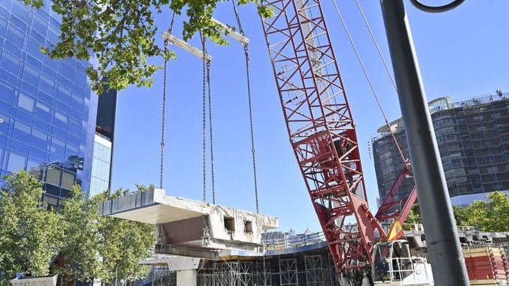 Obras de desmontaje del puente de Joaquín Costa.