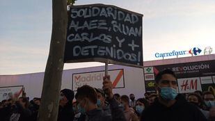 Nueva concentración en Vallecas en apoyo a los detenidos en los incidentes frente a la Asamblea