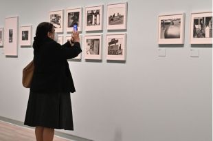 La trayectoria y mirada del fotógrafo Lee Friedlander