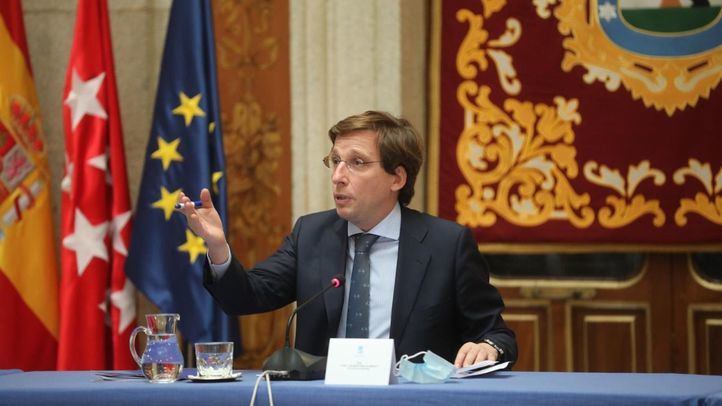 Almeida acusa al Gobierno de fijar criterios ad hoc y no uniformes para cerrar Madrid