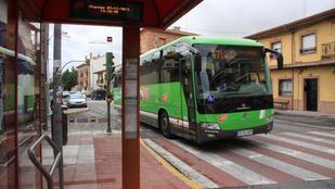 Arde sin heridos un autobús interurbano en Humanes